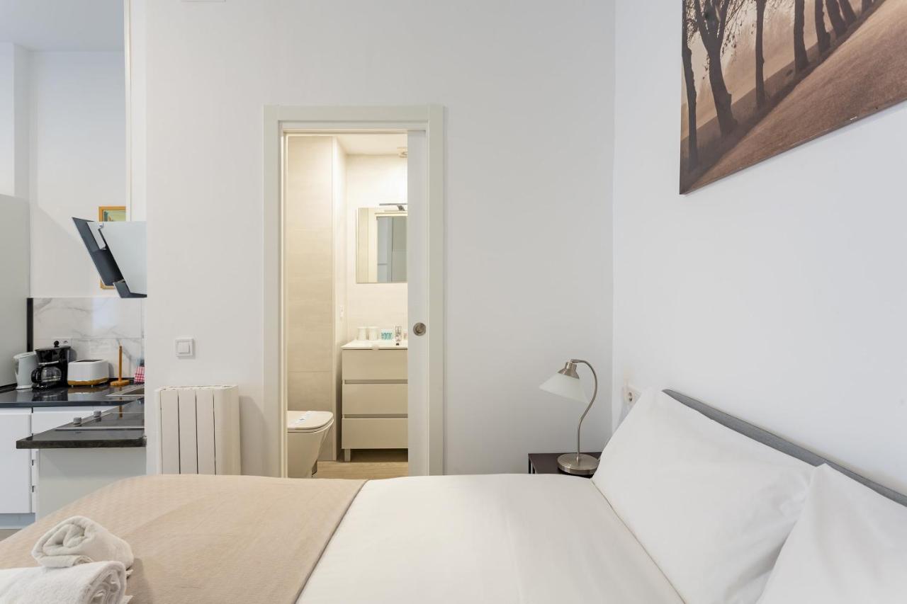 1 Bedroom 1 Bathroom Furnished - Av De America - Studio - Mintystay Madri Exterior foto